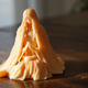 Foto de una estatuilla de Ranni, el personaje de Elden Ring, impresa en 3D